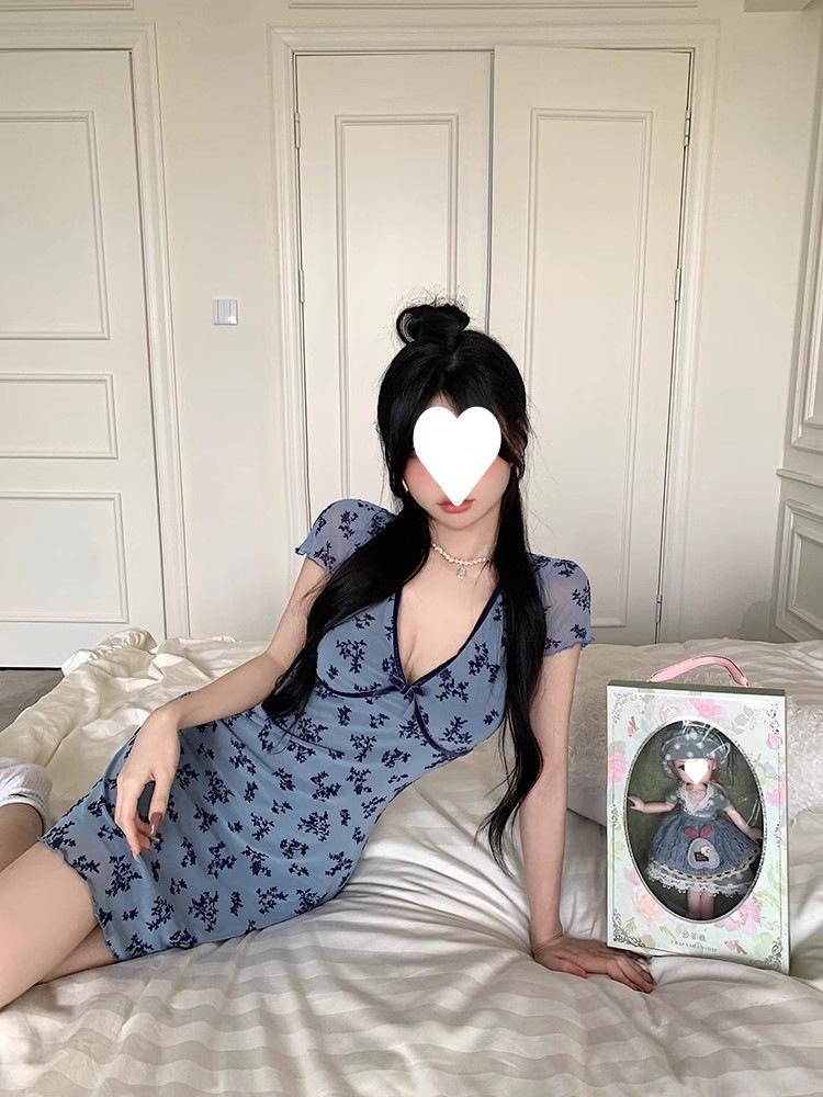 Rochie Scurtă A-Linie Florală Retro cu Decolteu în V Subțire pentru Femei 2025