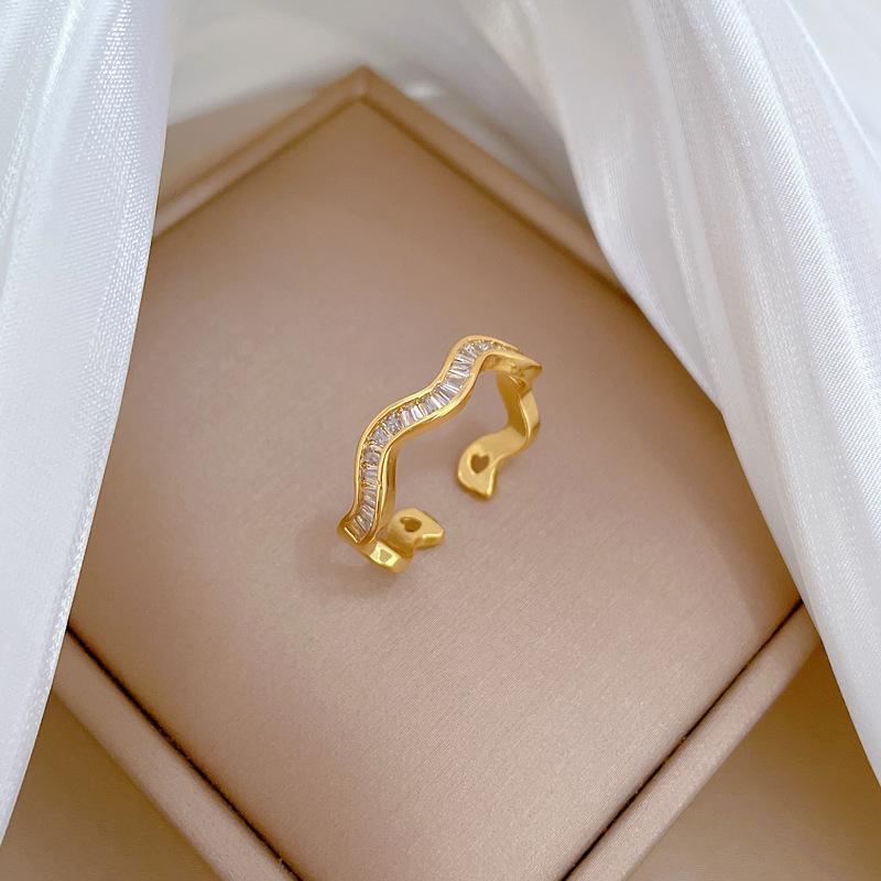 Geometric Zircon Rings for Women 2024 New Fashion Golden Jewelry Wedding Party Accessories