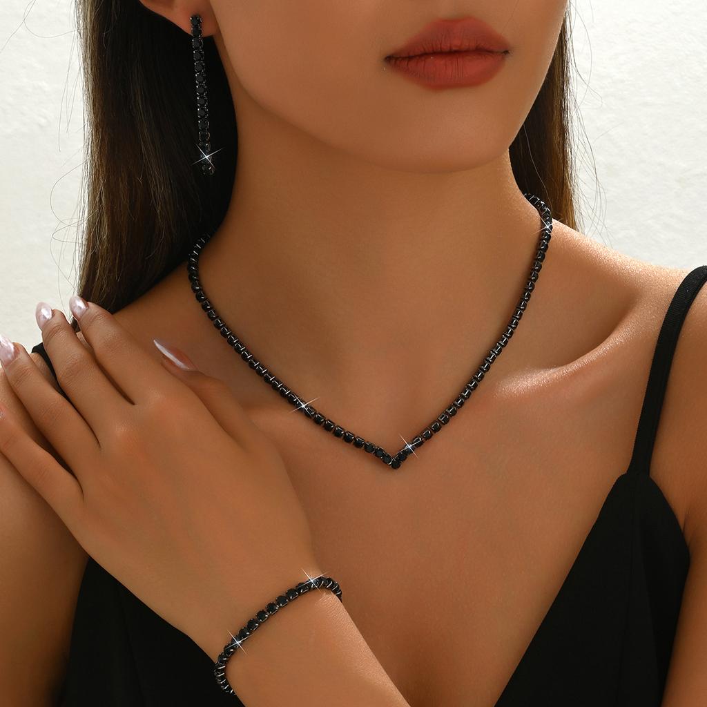 Personality And High Sense Versatile Claw Chain Necklace Stud Earrings Bracelet Three-Piece Set