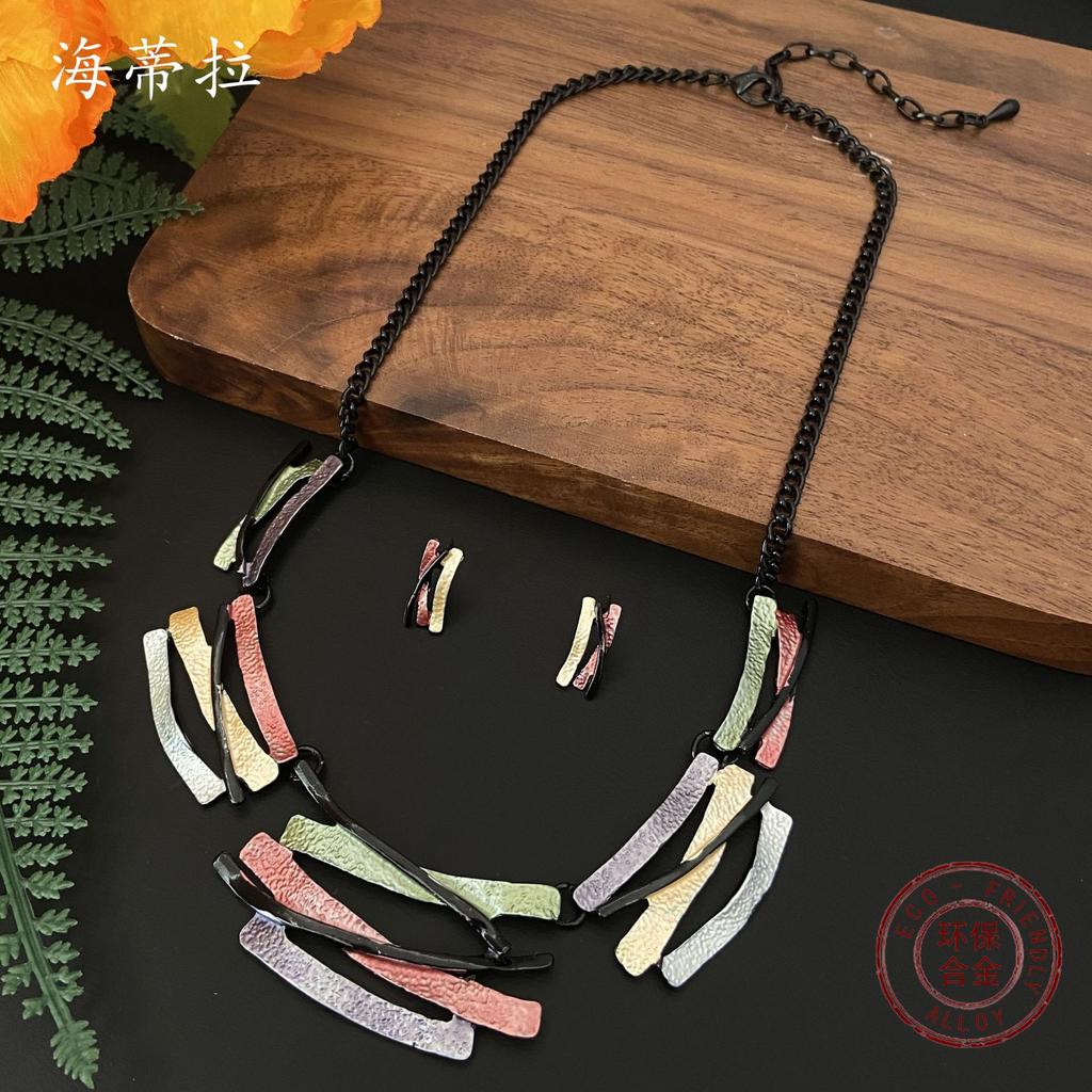 New Color Geometric Line Alloy Necklace Earrings Set, Fashionable and High-end Women's Jewelry Gift
