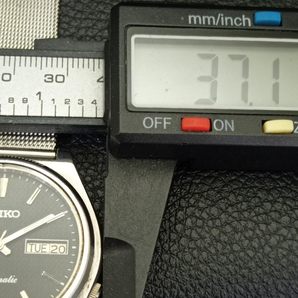 AUTOMATIC 7009A VINTAGE SEIKO JAPAN MENS BLACK COLOR DIAL WATCH A701660-5 R206c-a701660