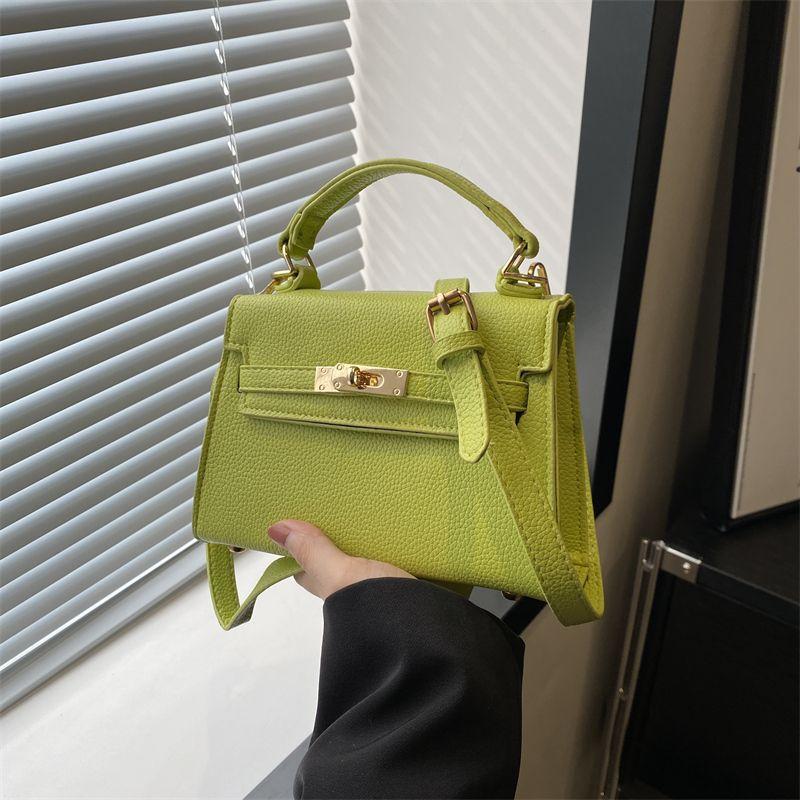 

White portable small bag women s versatile 2025 new spring and summer fashion texture shoulder messenger bag Kelly bag
