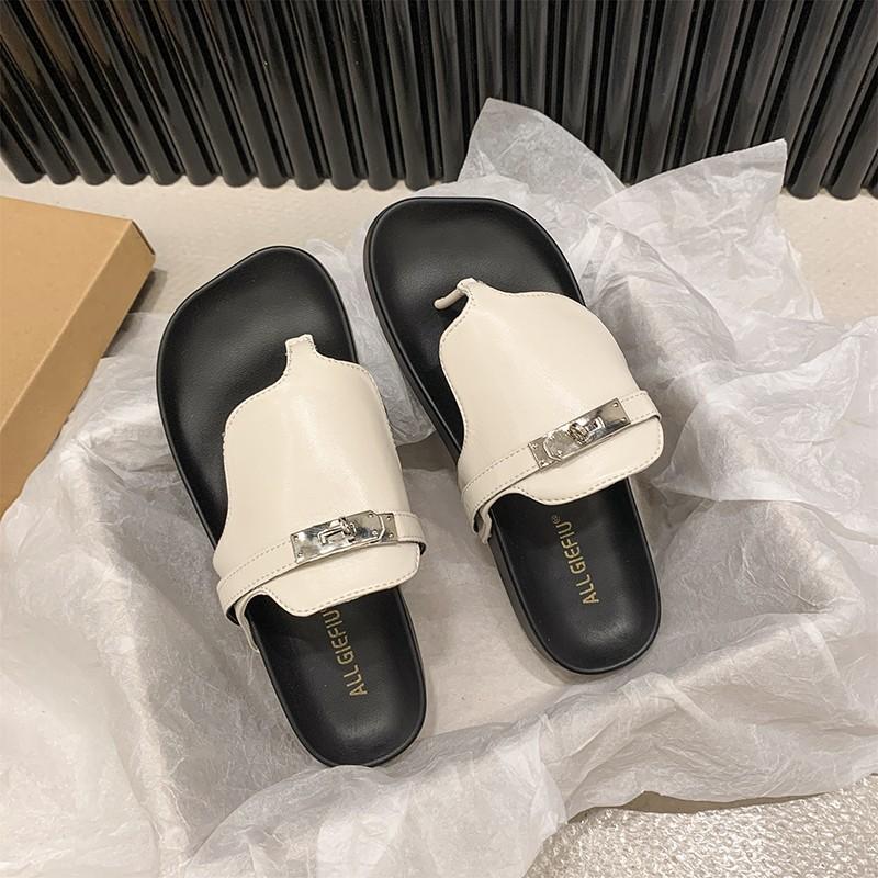 

Thick-soled casual sandals one-word slippers women s shoes wear 2025 new summer black shit-stepping beach sandals 40
