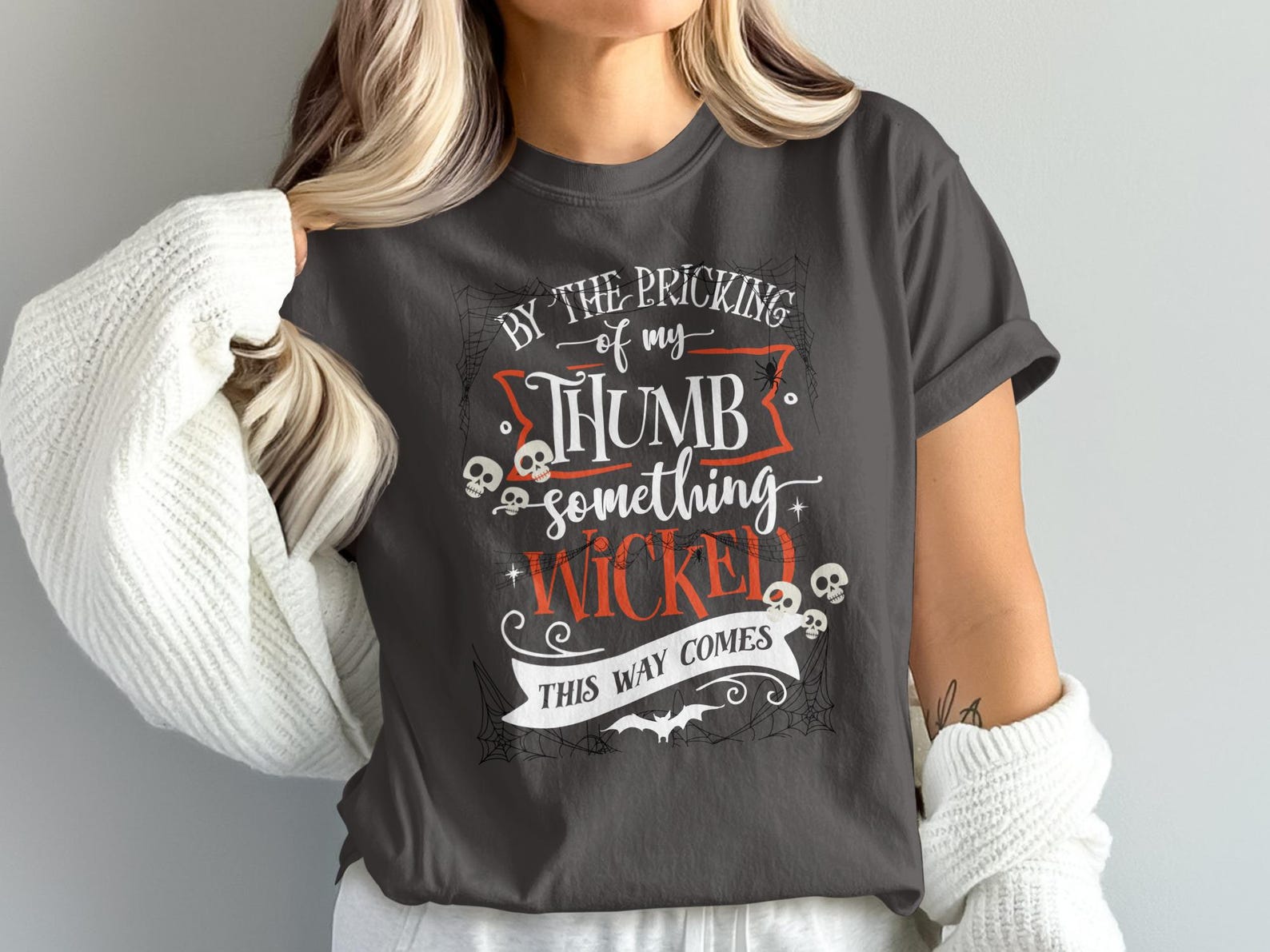 Wicked This Way Comes T-Shirt, Spooky Halloween Literary Witchy Apparel S