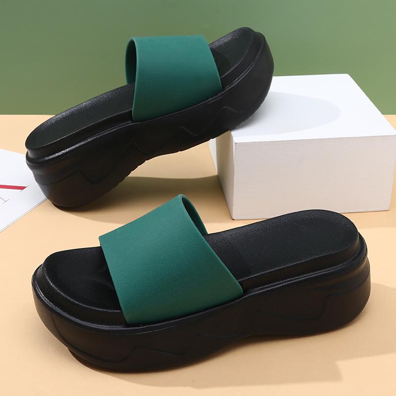 Ladies thick bottom one-word drag new heightening non-slip outer wear beach slippers