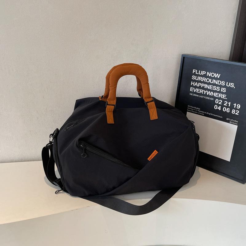 

New Crossbody Bags Large Capacity Wrinkle Design Casual Yoga Tote Shoulder Bag Textured Casual and Versatile Bags for Travel