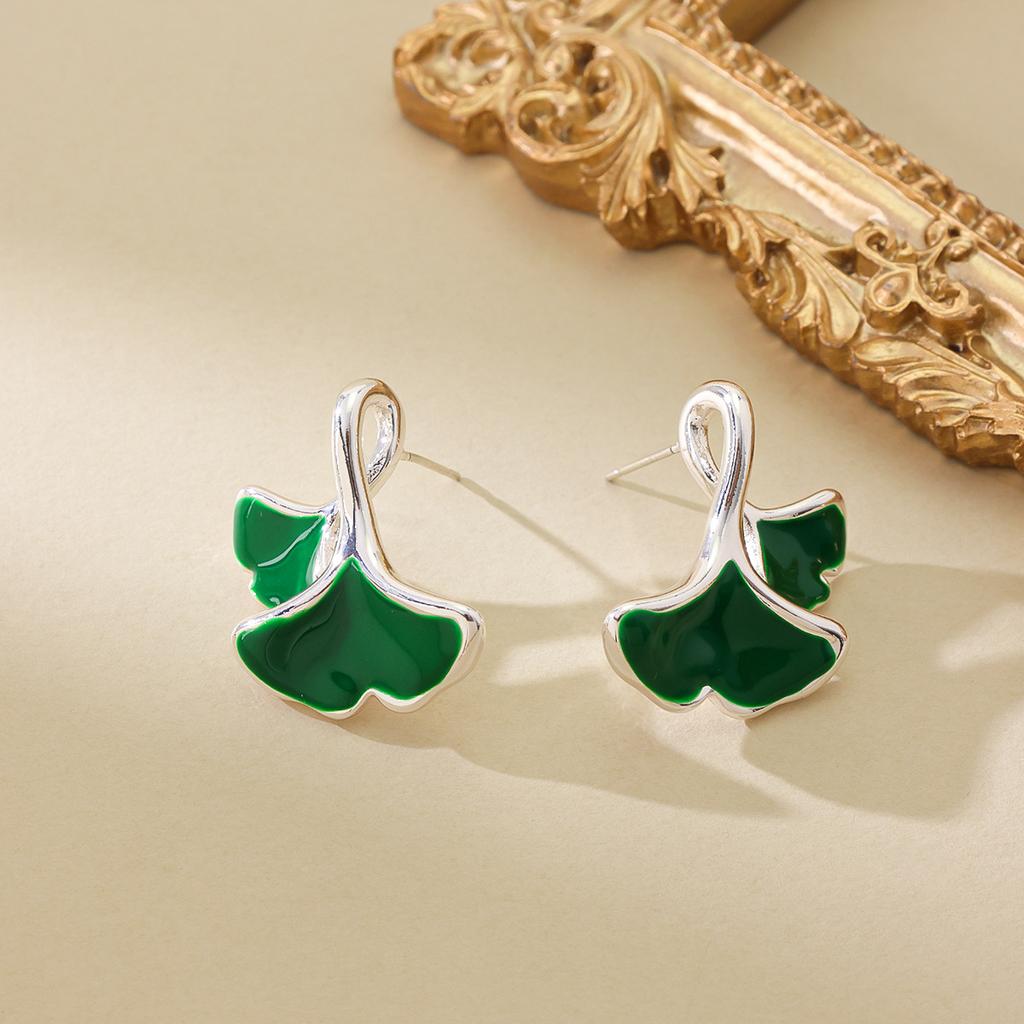 S925 Silver Needle Japanese Fresh Green Ginkgo Leaves Compact Earrings Artistic Girl Heart Minimalist Versatile