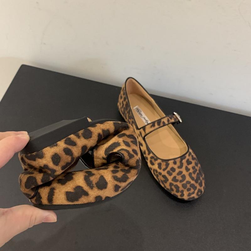 French temperament round head plush soft flat bottom Mary Jane single shoes women's shoes 2025 spring and autumn new skirt evening shoes