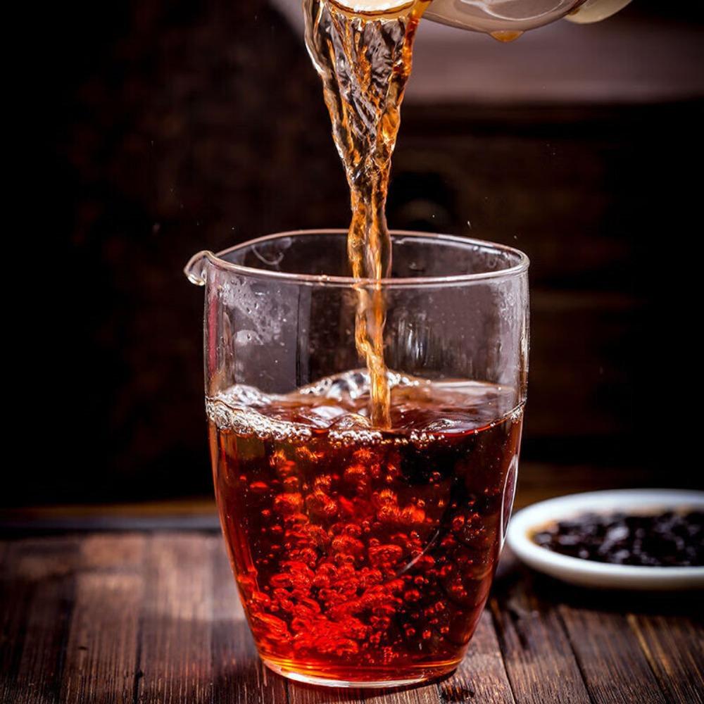 Yunnan Puer Tea Menghai Golden Bud Black Tea Cake 357g Fermented Herbal Cake 01