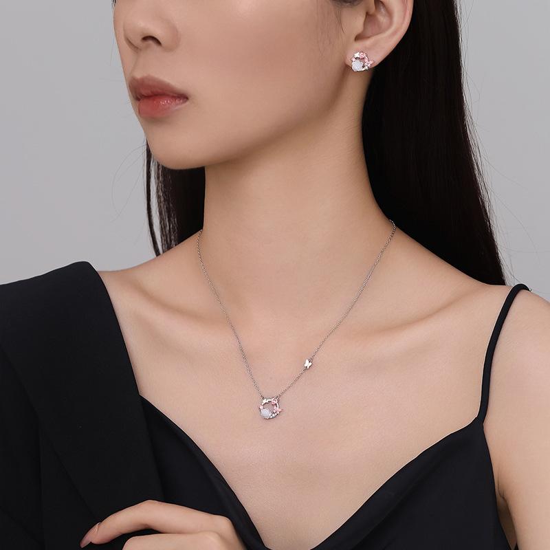 Original Butterfly Flower Stud Earrings Women's Light Luxury Ins Niche Temperament Earrings