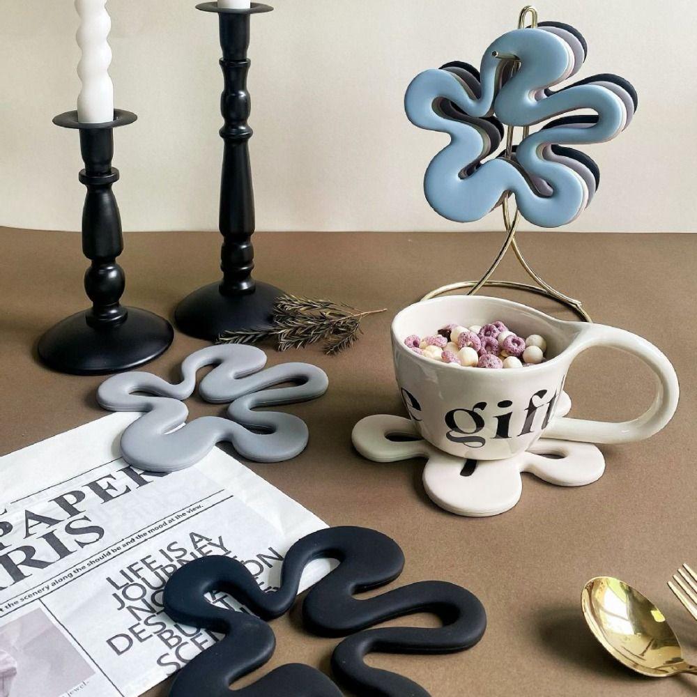 2Pcs Durable Flower-shaped Silicone Coaster Multipurpose Heat Resistant Coaster  Thanksgiving
