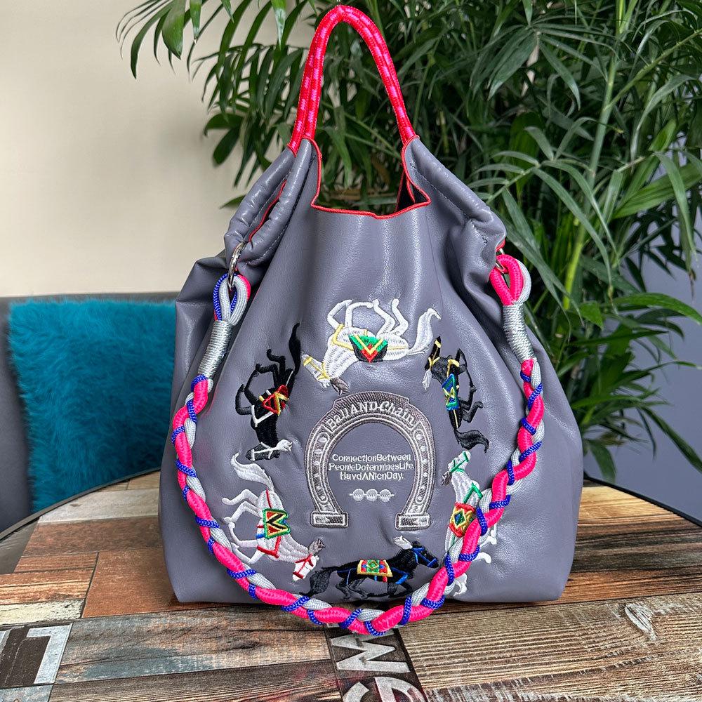 Women's Embroidered Large Capacity Leather Tote - Fashionable, Versatile, Eco-Friendly Handbag