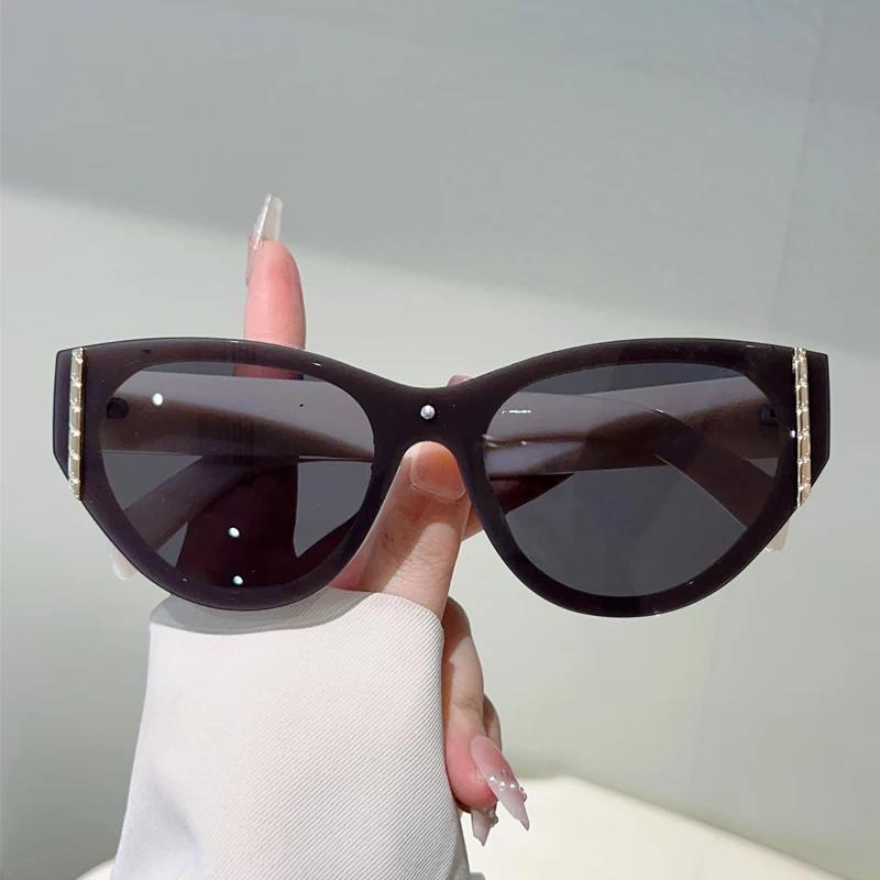 Vintage Cat Eye Sunglasses Women  New Fashion Outdoor Decor Shades Trendy Luxury Brand Designer Anti-UV Sun Glasses