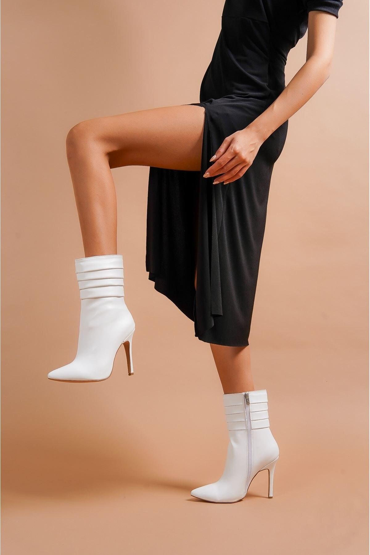 

Women s Fashion Style Special Design Pleated Thin Heel Boots 35