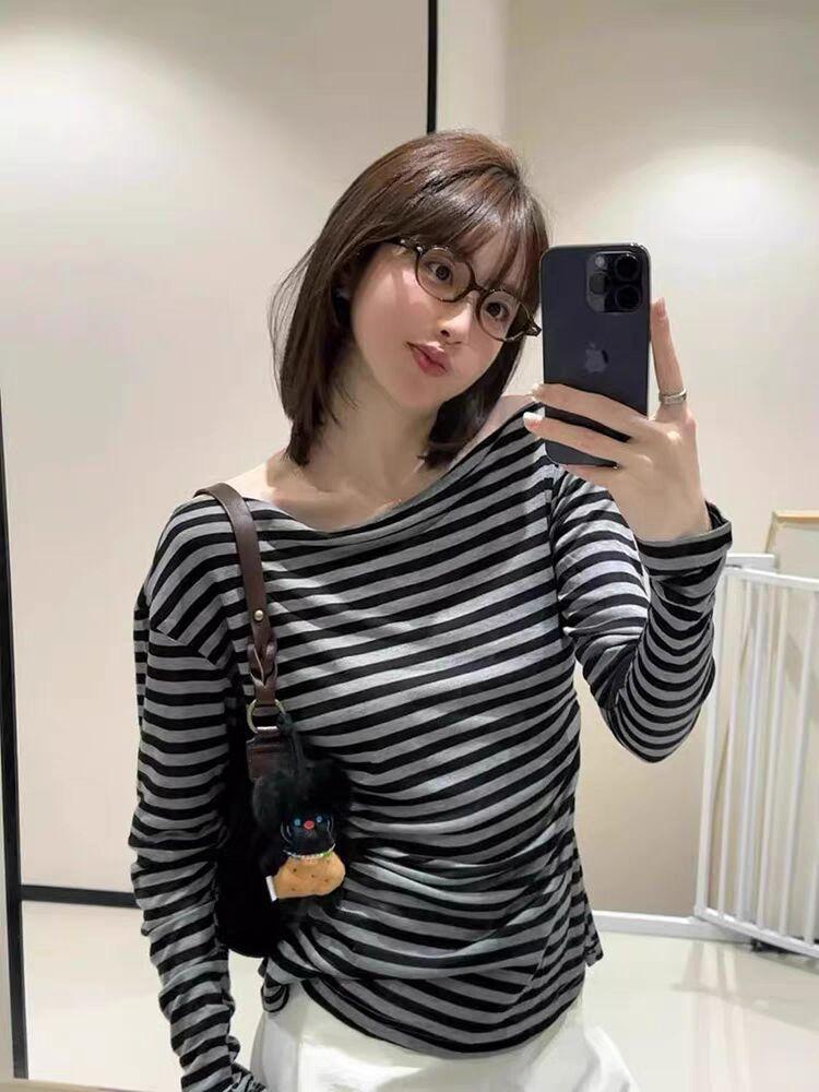 

Vintage striped one-word neck long-sleeved t-shirt for women s autumn and winter niche slanted shoulder slim-fitting sexy off-the-shoulder bottom top s [recommended within 50kg]