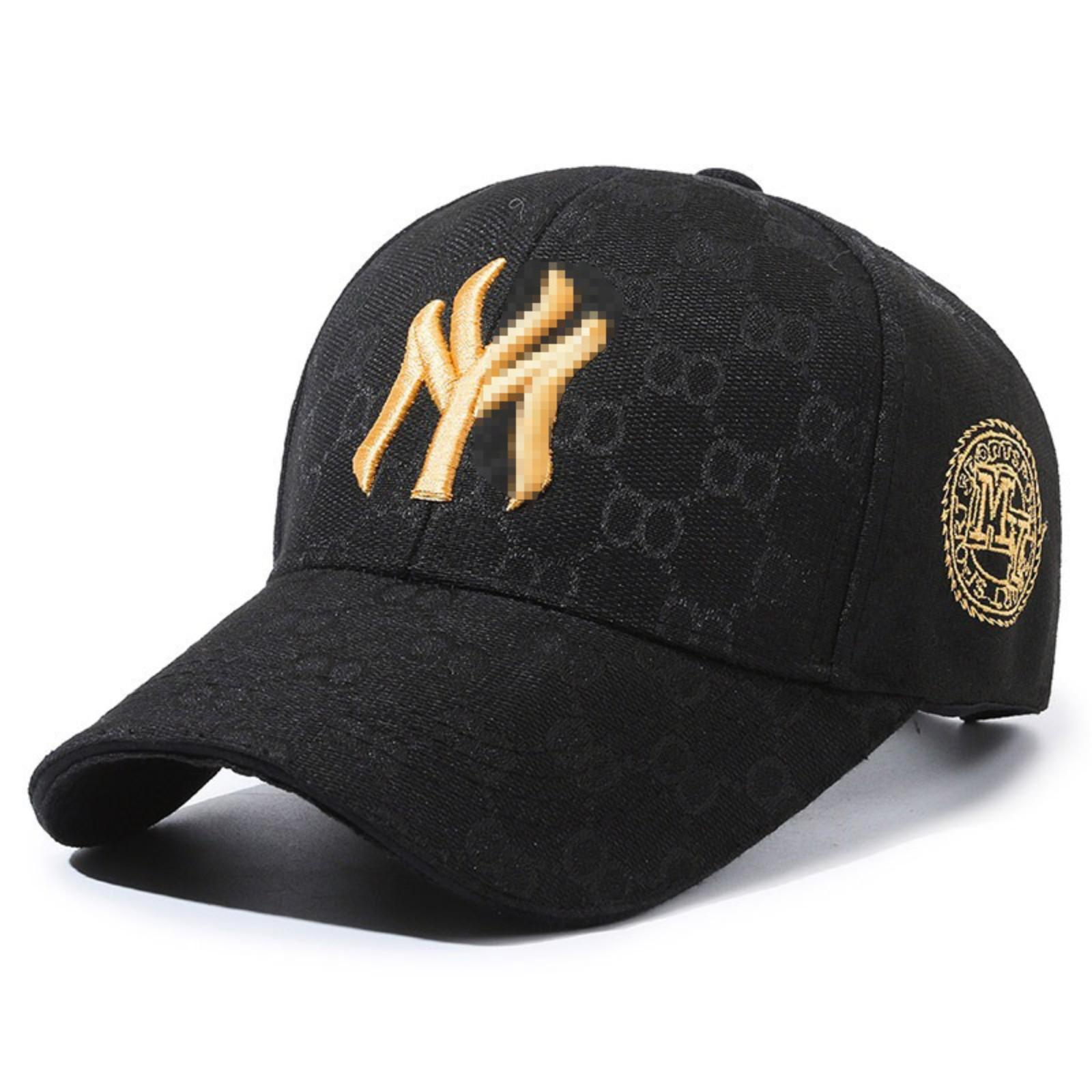 

Бейсболка з вишивкою та літерами One Size чорний