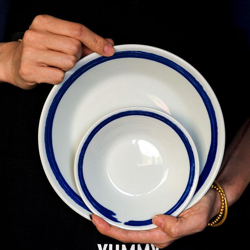 1pc Japanese Style High Temperature Underglaze Color Ceramic Dish, Round Hand-painted Porcelain Tableware for Home Restaurant 4 Style