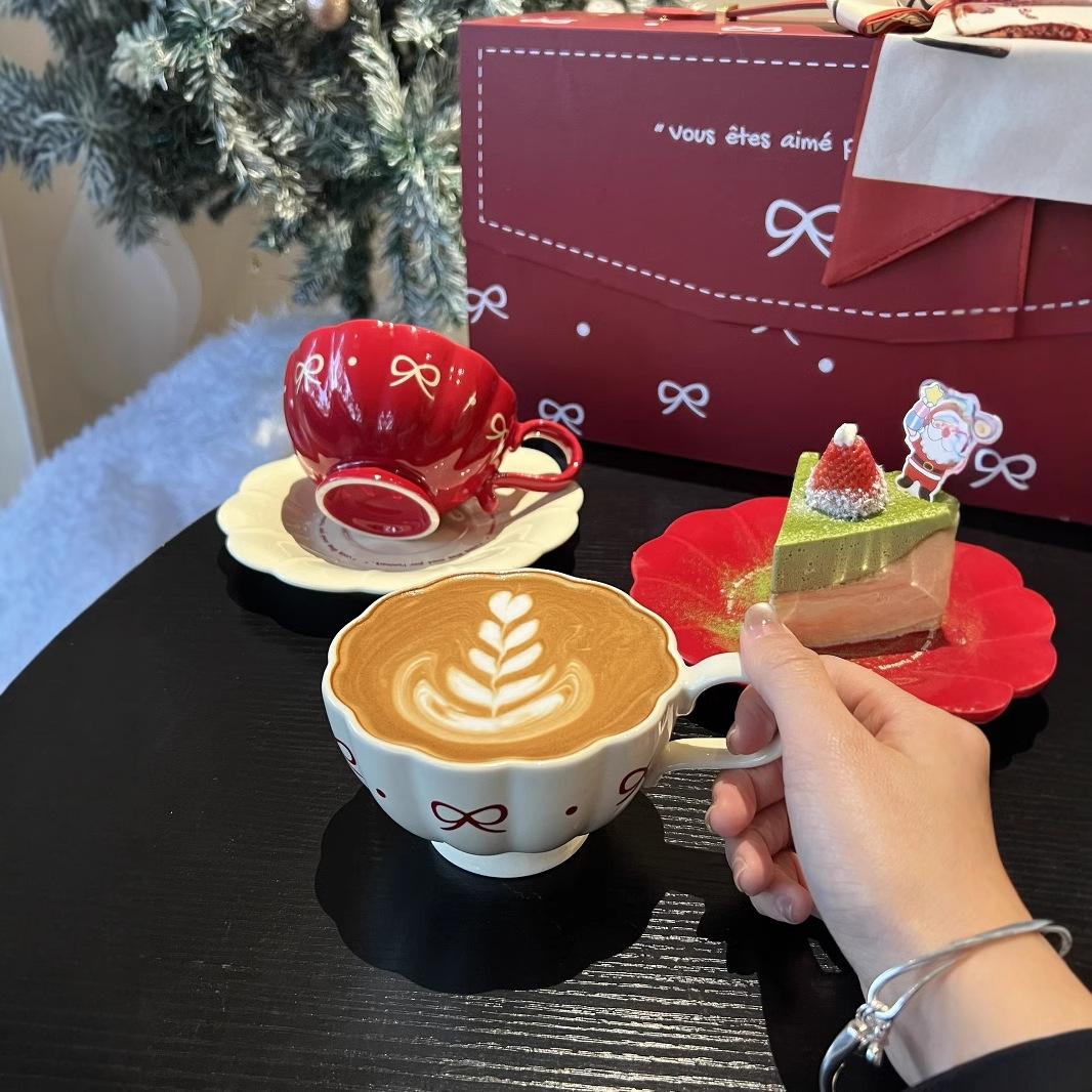 

Newlyweds, engagements, gifts, dishes sets, household wedding gift boxes, tableware, ceramic, red tableware, dishes, gifts