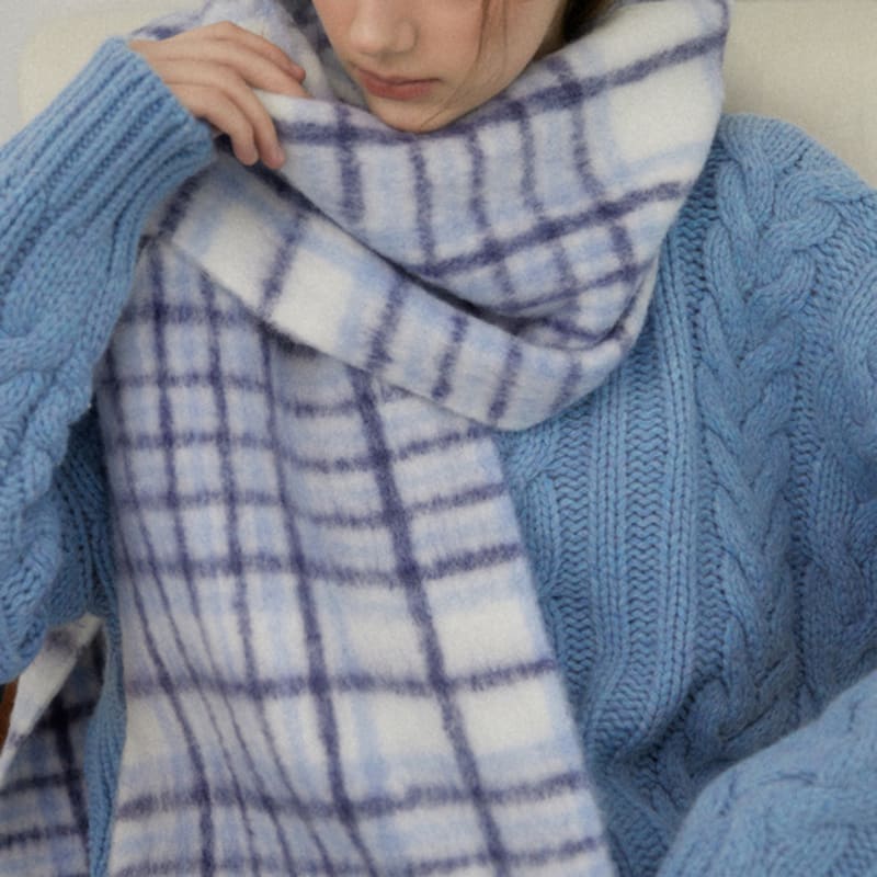 

TATIANA Snug Checked Wool Blended Muffler MF8108 Blue BLUE