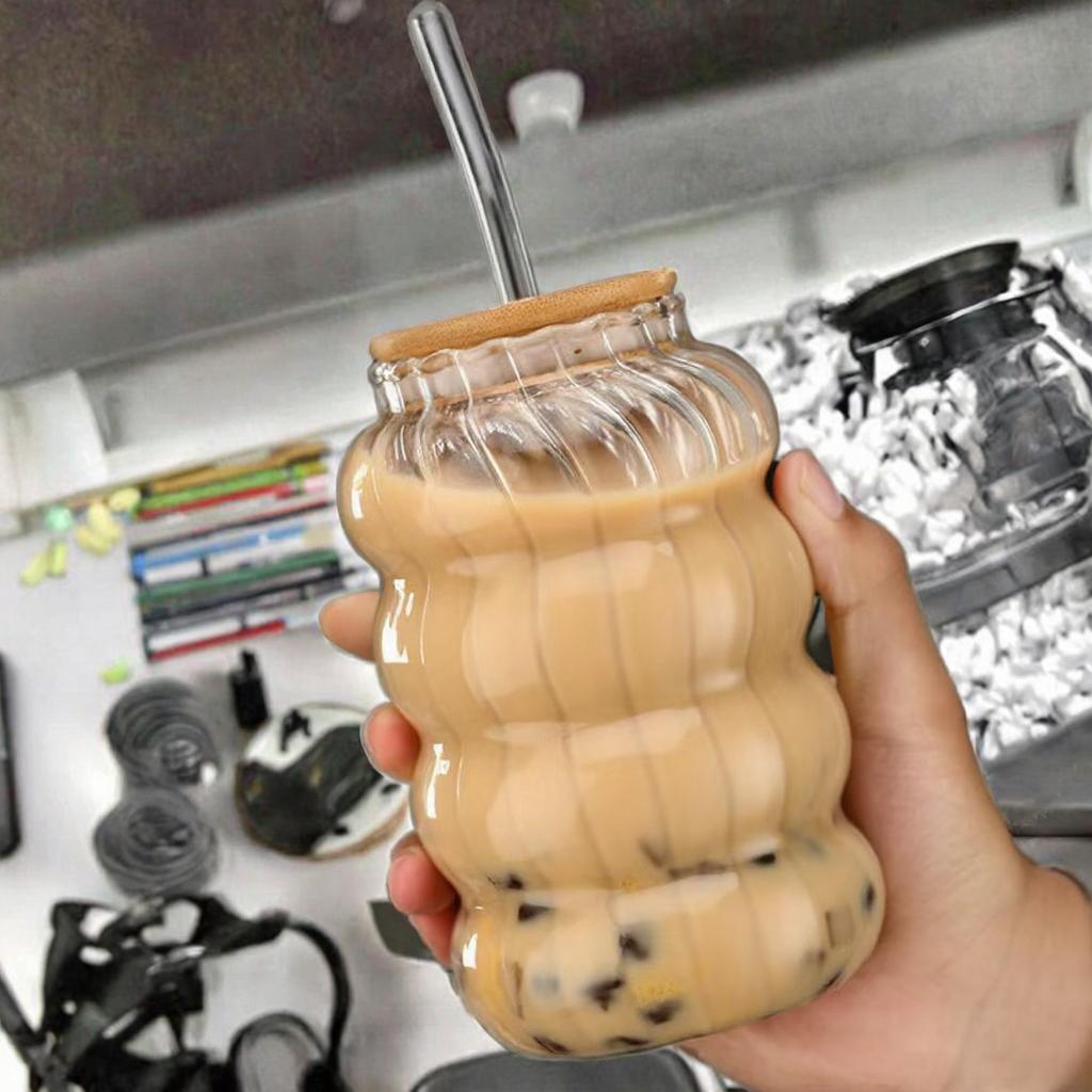 Hot Selling Borosilicate Ribbed Glass Iced Coffee Tumbler Cup with Bamboo Lid and Glass Straw for Your Refreshing Drinkware