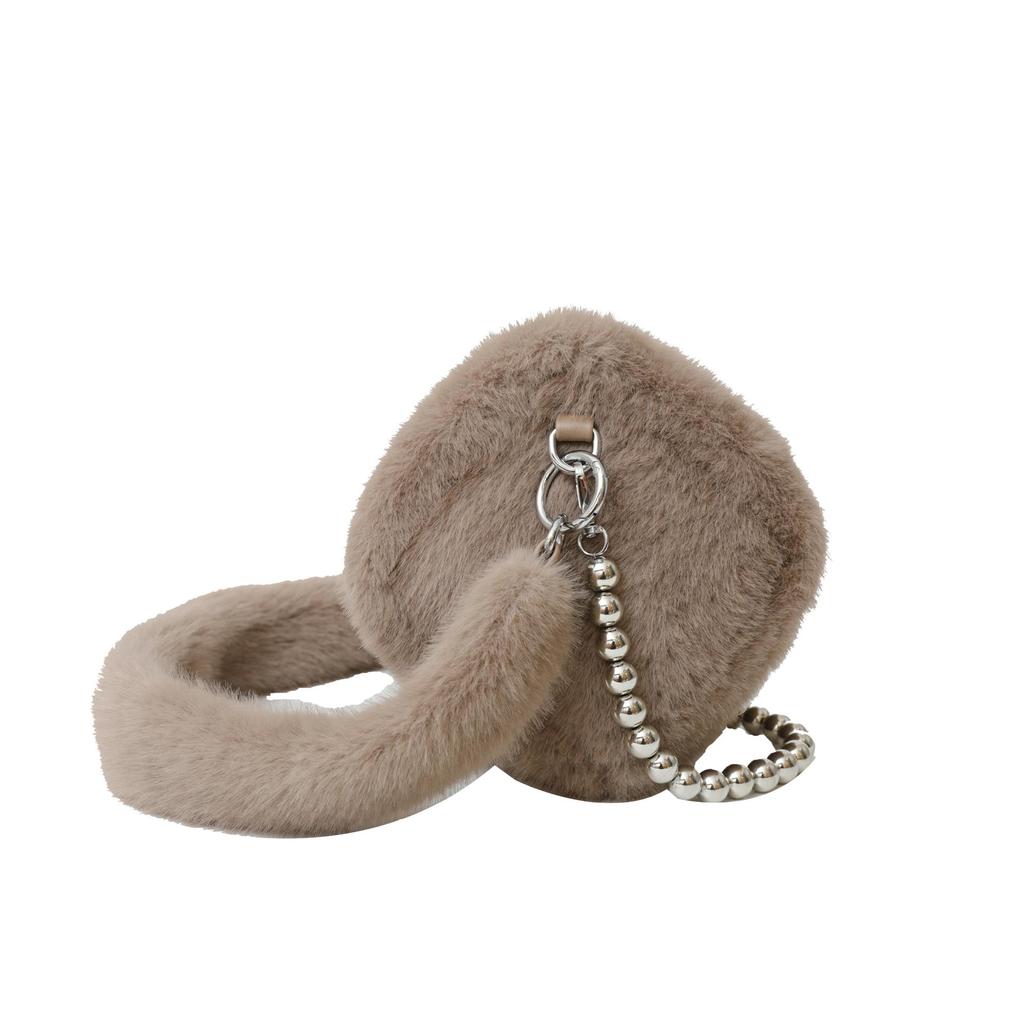 The new plush bag women's 2025 popular cute texture chain shoulder messenger bag and hand-held wool bag