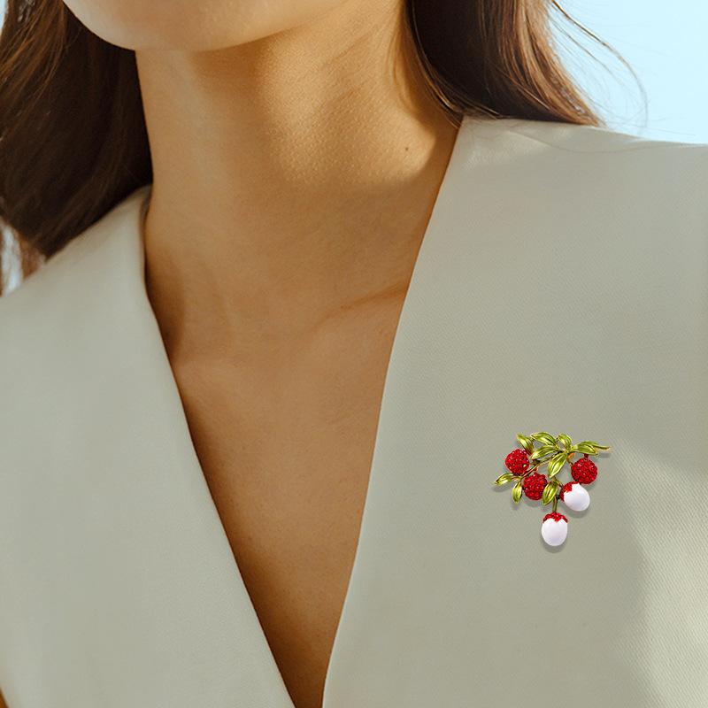 Sweet Lychee Fruit High-end Feminine Literary and Fashionable Accessory Brooch