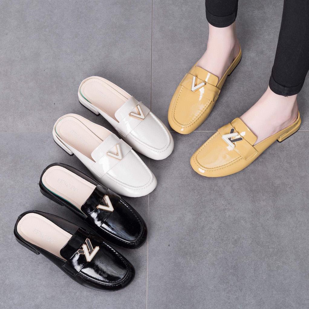 Baotou Wear Sandals Women's  Cow Patent Leather Flat-bottomed Slippers Casual Women's Half Slippers