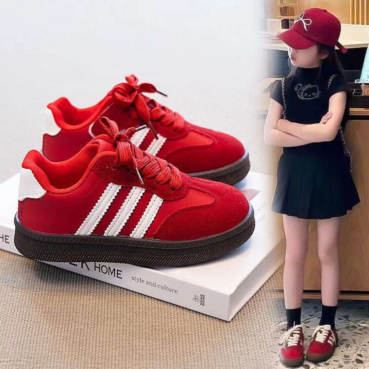 Kinder-Board-Schuhe Trendmarke 2025 Herbst neu Koreanische Version Jungen und Mädchen Klettverschluss Deutsche Trainingsschuhe rote Sportschuhe
