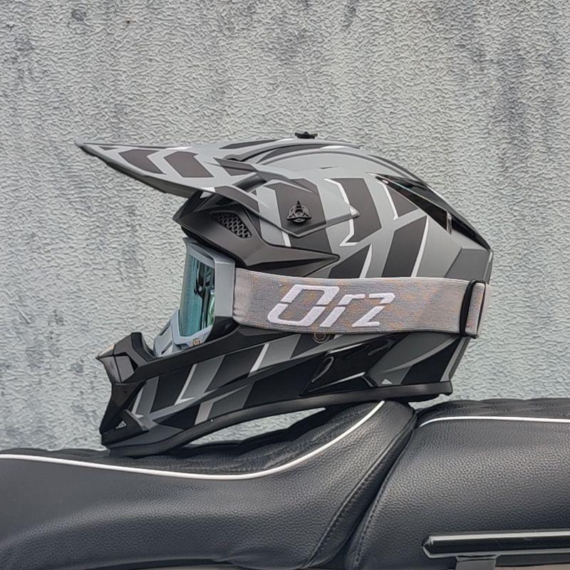 Off-road Motorcycle Helmet Men and Women Universal Kart Rickshaw Four Seasons Mountain Bike Speed Downhill Hood