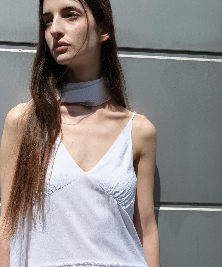 Loutaideu Sleeveless Shirring Dress [White]