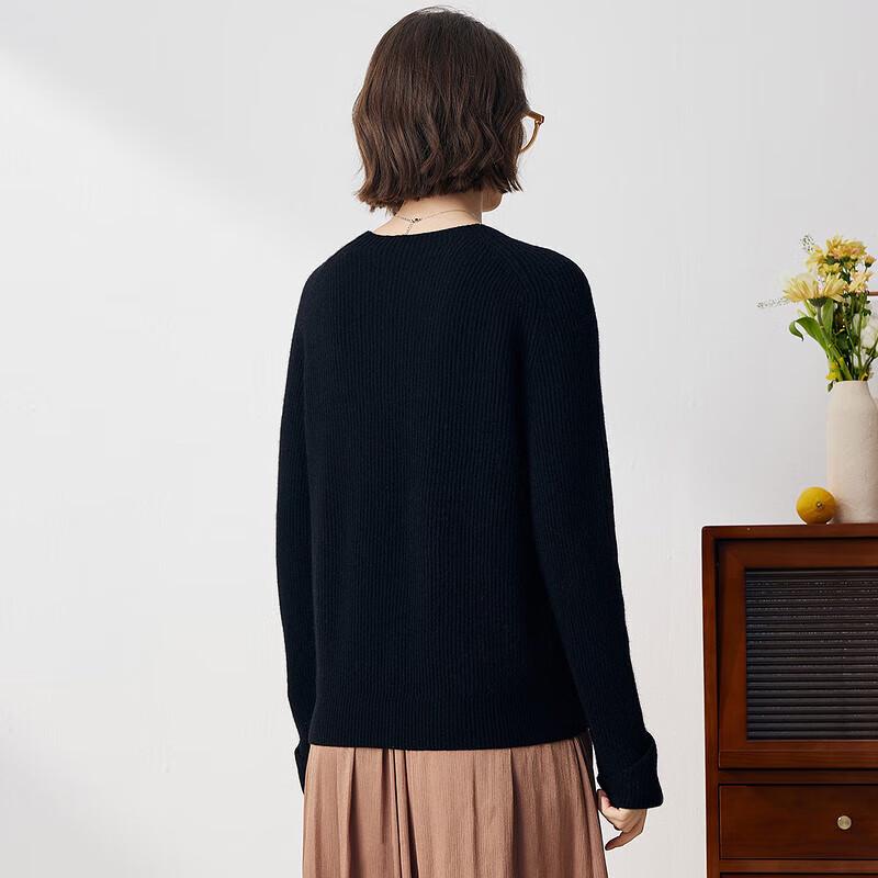 Kemeng Boca Women's Embroidered Round Neck Cashmere Sweater