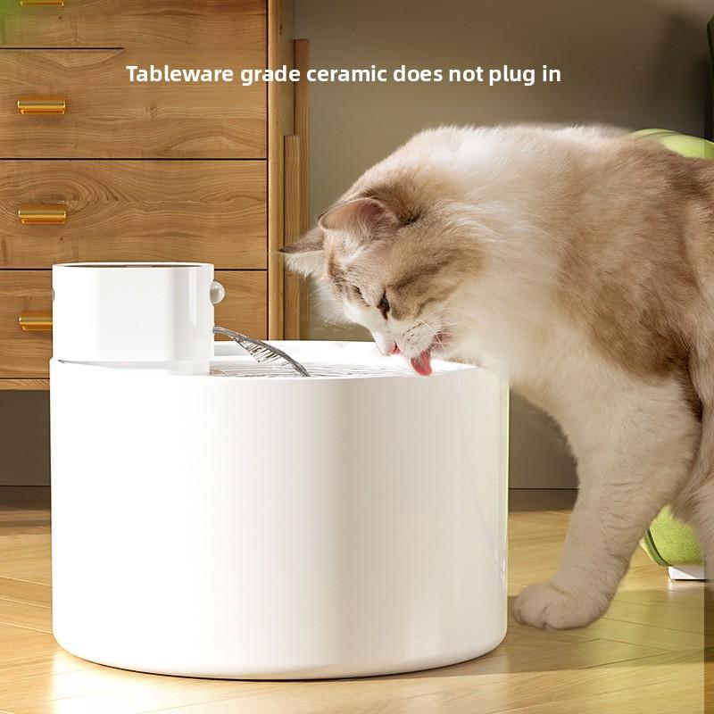 Katze Automatischer Keramik-Wasserspender Haustier-Wasserspender Tränke Unplugged Durchflusszirkulation Hund Katze Wasserfutterspender