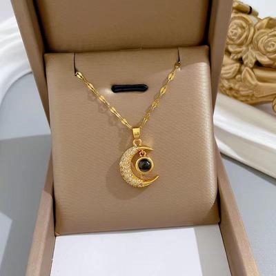 Nuovo Stile Collana Stella e Luna in Acciaio al Titanio con Proiezione Lunare 'Ti Amo' - Elegante Gioiello di Lusso Leggero