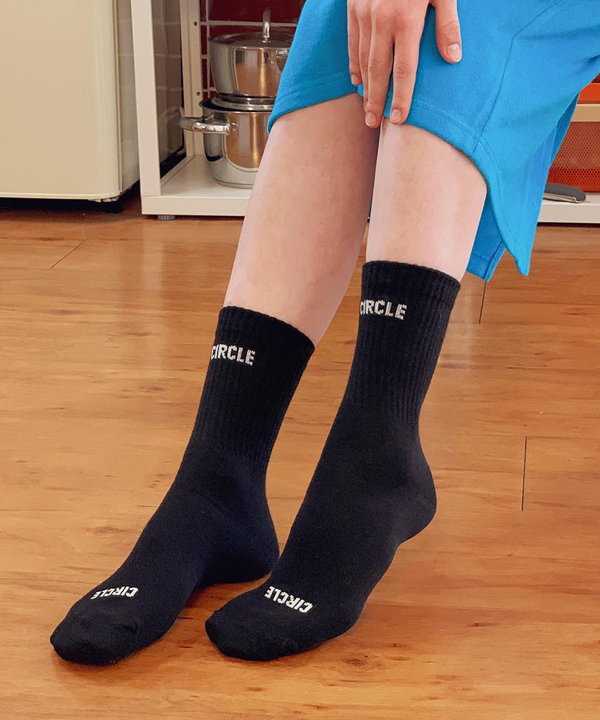 Sseokeul Small Logo Socks (Black)