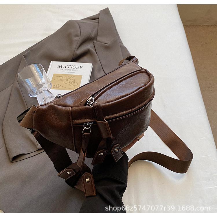 

Fashion leisure sports small bag women s 2025 spring and summer new breast bag versatile going out commuting shoulder messenger bag