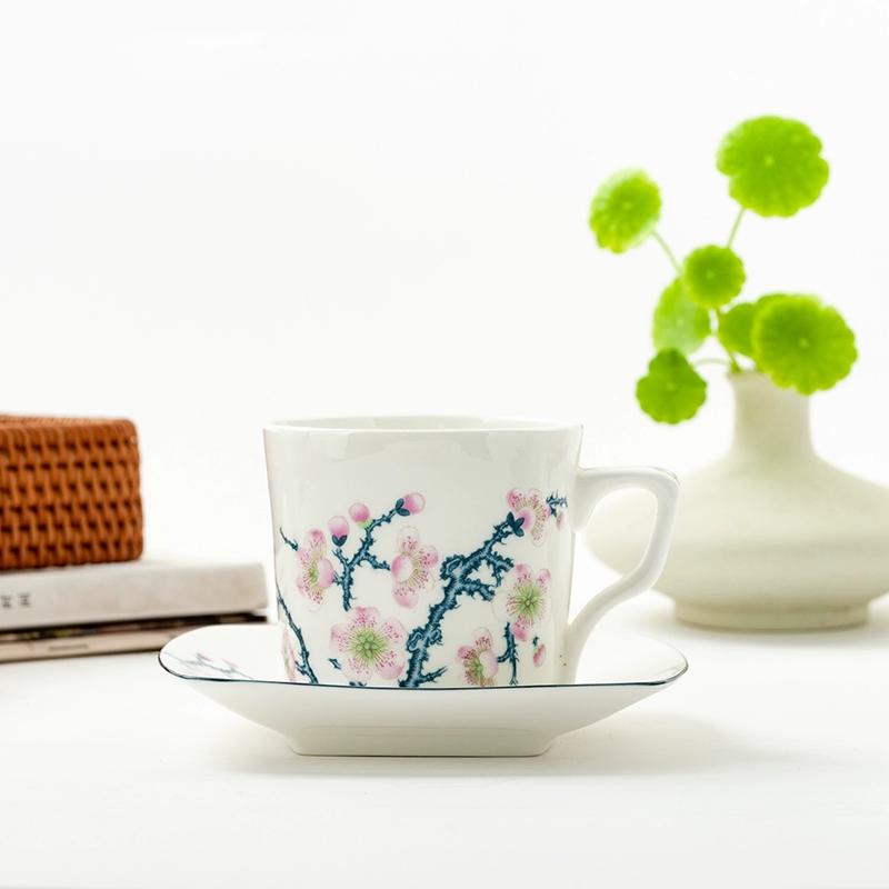Kávový šálek s podšálkem z jemného kostního porcelánu s motivem kvetoucí švestky 300ml, barevné květiny, porcelánový čajový šálek s podšálkem