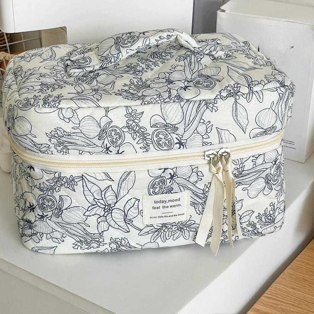 Pink Beige Bear Pattern Women Cosmetic Bag Cute Zipper Makeup Travel Organizer Female Handbag Toiletry Pouch for Girls