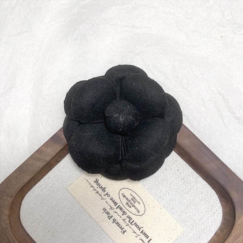 

Тканевые броши-камелии во французском стиле, винтажные элегантные цветочные лацканные значки для женщин, модные аксессуары для свадебной вечеринки, подарки A46