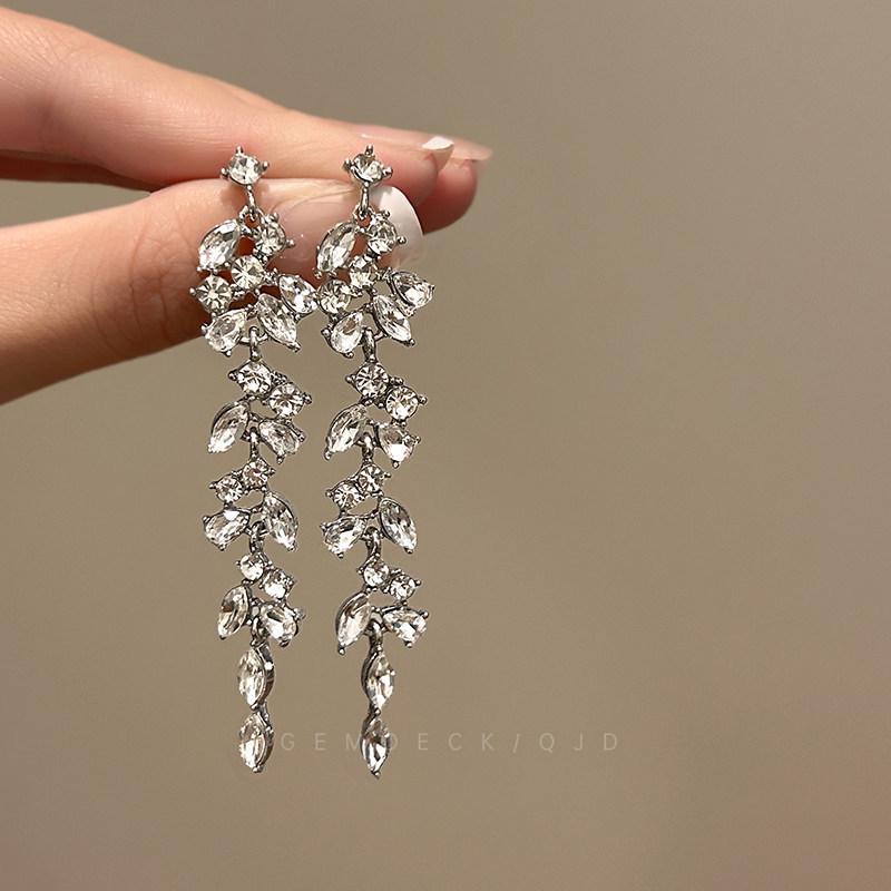 Silver Needle Korean Style Diamond Leaf Tassel Earrings - Elegant Studs for Women