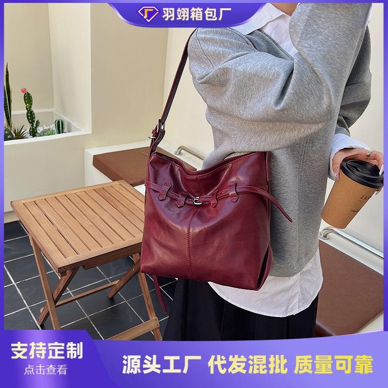 Popular Bags Women's New Retro Fashion Shoulder Underarm Bag Large Capacity Shoulder Tote Oblique Span Bag