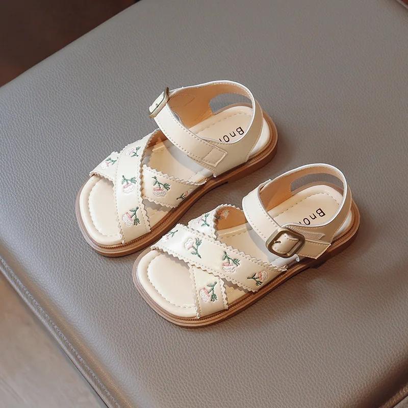Kinder Sandalen Mode Stickerei Blumenstil Kinder Lässige Flache Sandalen Sommer Zehenfrei Mädchen Prinzessin Strandschuhe Vielseitig
