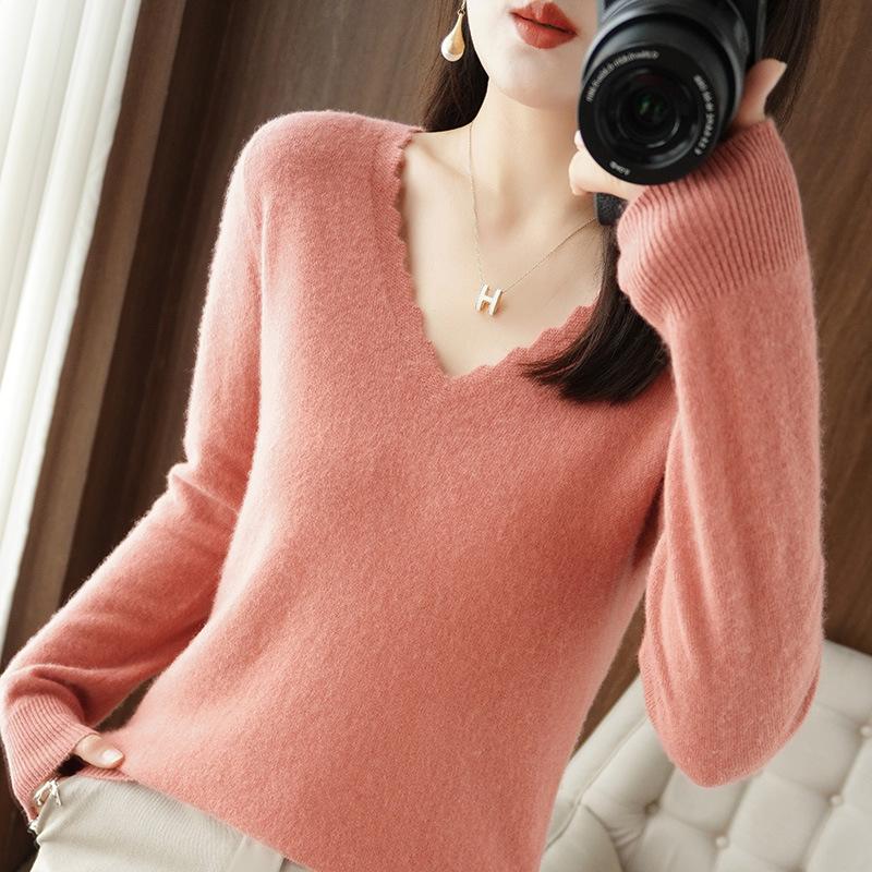 Autumn and winter new lace V-neck women's long-sleeved knitted sweater solid color large size pullover, loose and thin bottoming shirt