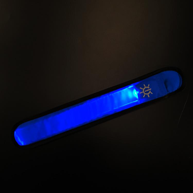 

LED Pat-Activated Glowing Wristband - Flashing Night Sports Band синий