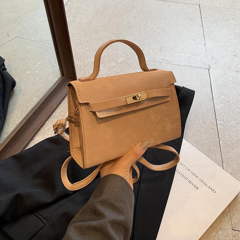 

Сумочка Весна Новая Красивая Ins Темперамент Простая и Модная Корейская Версия Сумка Через Плечо Маленькая Квадратная Сумка Трендовая