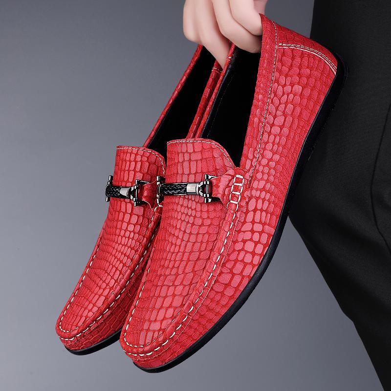 Sommer Echte Leder Herren Slipper Atmungsaktive Flats Herren Freizeitschuhe Mokassins Mann Leichte Fahrschuhe Rot Hochzeitsschuhe
