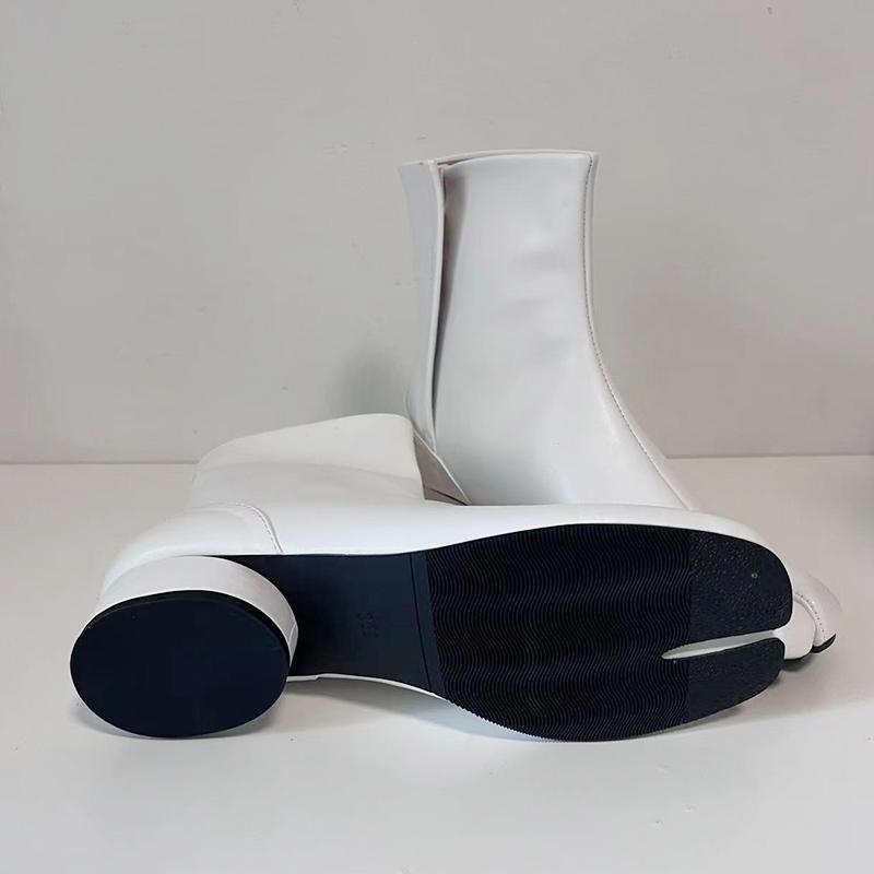 Damenmode Tabi Schuhe Echtes Leder Stiefeletten Klobige Absätze Niedrige Absätze Damenstiefel Luxusdesign Mode Zehenschuh