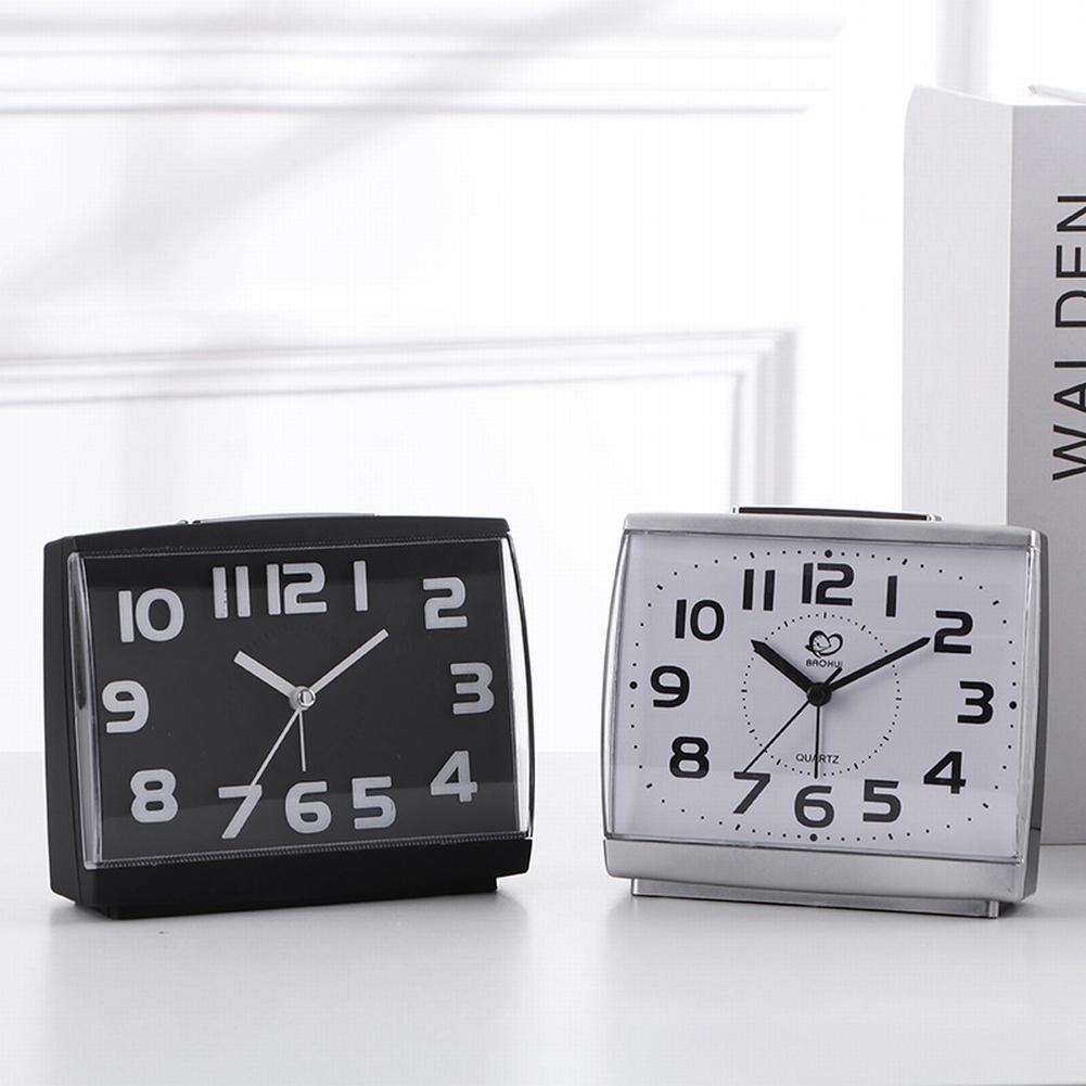 Tyst No Tick Kompakt väckarklocka Lättläst Batteridrivna klockor