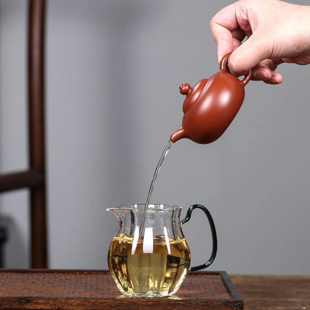 "Yixing Zisha konvička 'Dýchající konvička' - 110ml konvička z originální minerální hlíny"