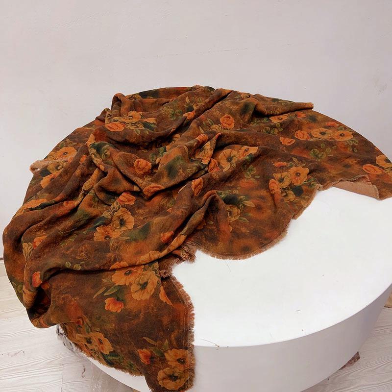 

Шелковый треугольный шарф в стиле ретро - тонкий летний женский аксессуар для шеи