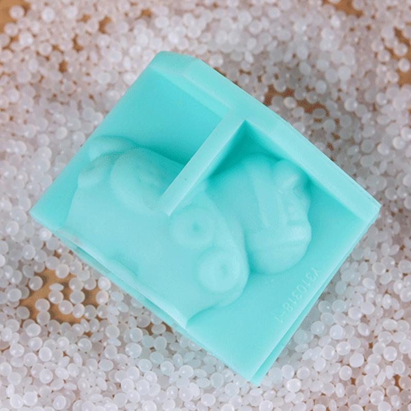 Horse Statue Silicone Candle Molds Food Safe Silicone Temperature Resistant for Resin Casting Candle Chocolate Baking